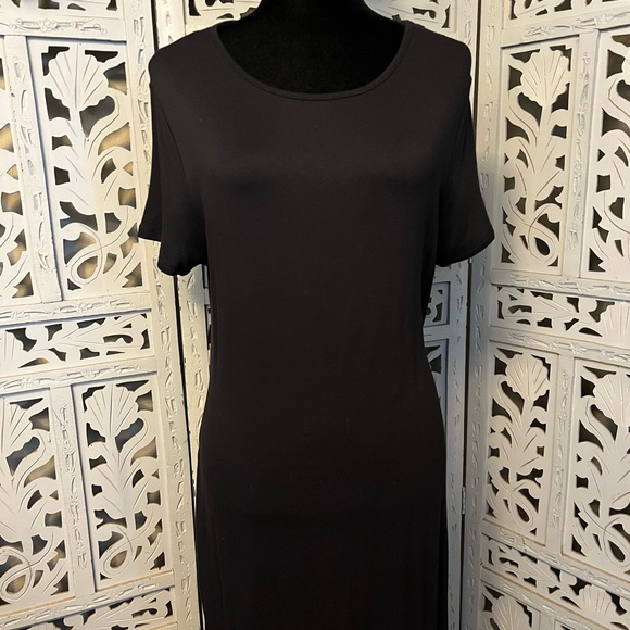 MARGAUX & LEXI LOVELY ALL BLACK SOFT & SMOOTH STRETCHY SHORT SLEEVE MAXI DRESS - Picture 5 of 12
